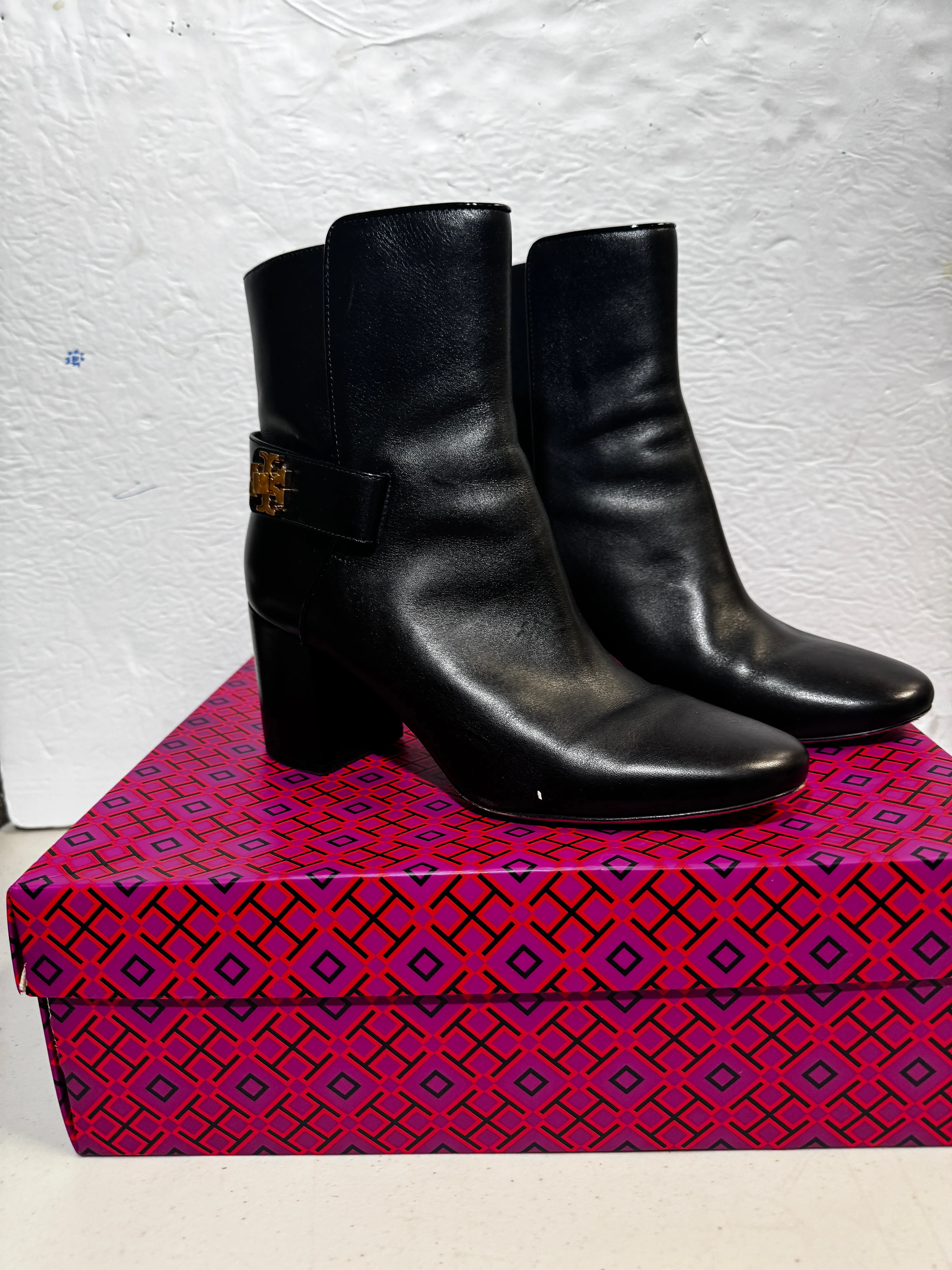 Boots Designer By Tory Burch  Size: 9.5