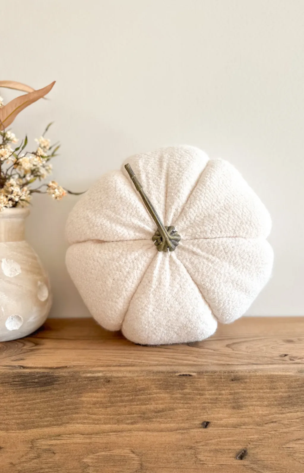 Fuzzy Knit Pumpkin White