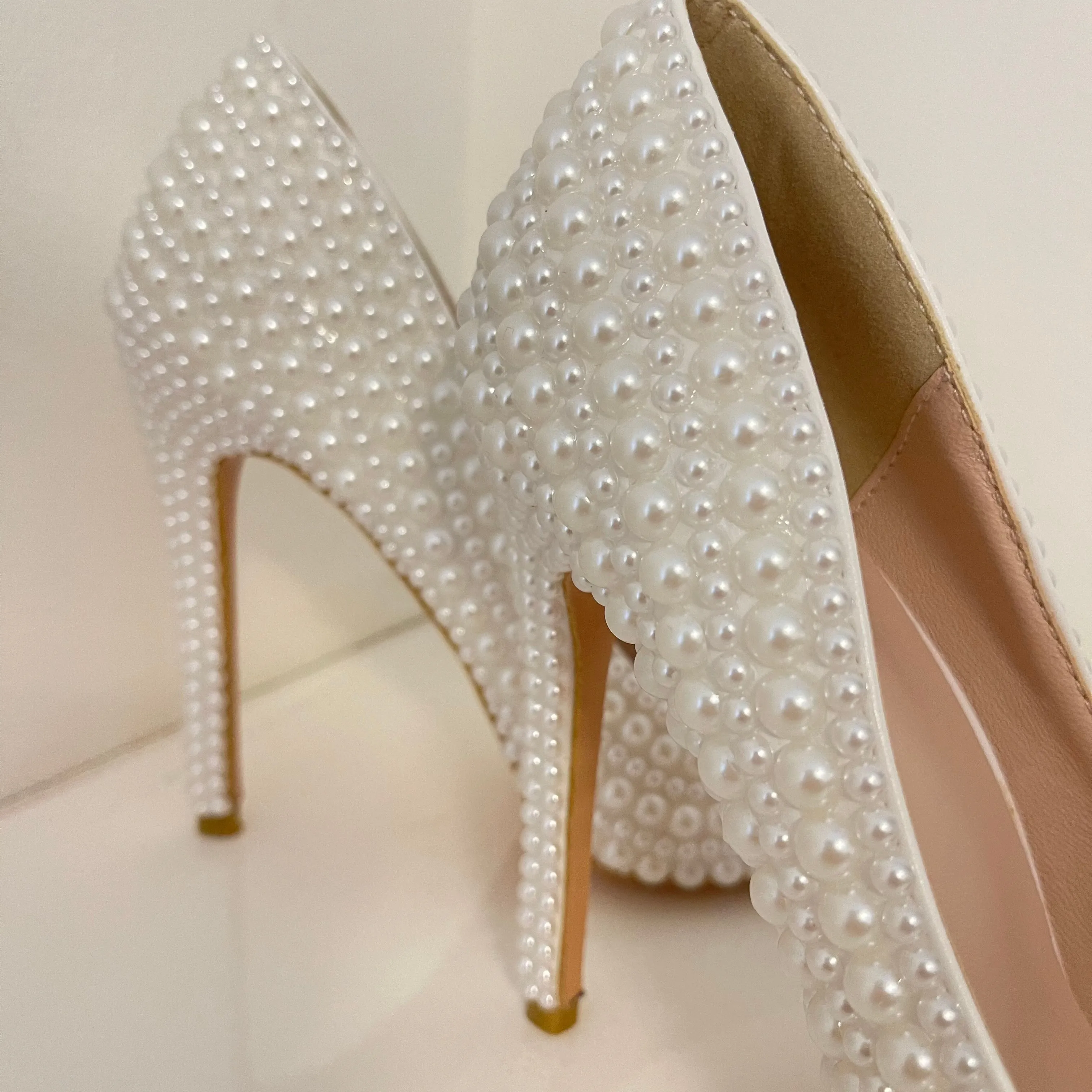 GLAMOUR POINTED TOE PEARLS PUMP HEELS