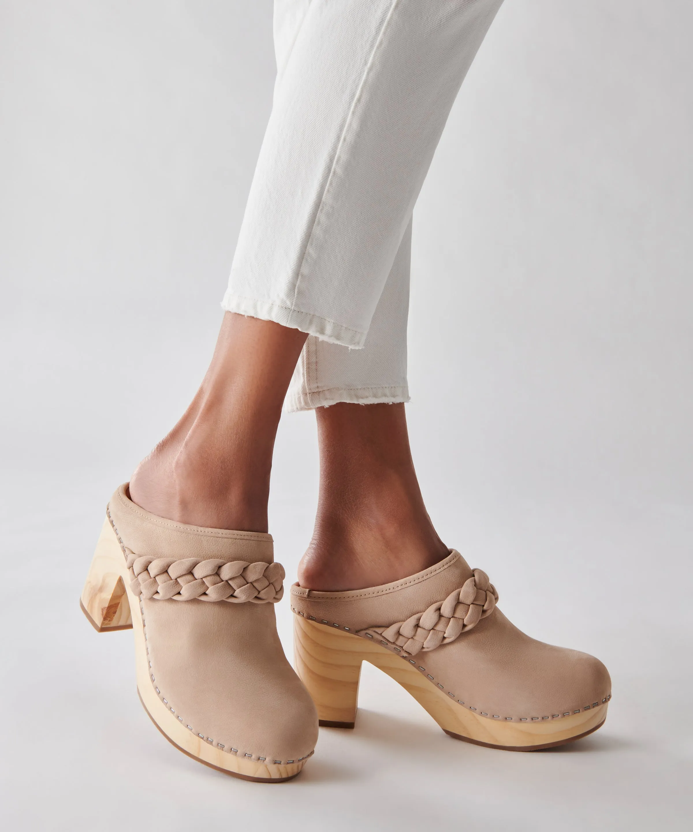 HILA HEELS DUNE NUBUCK - re:vita