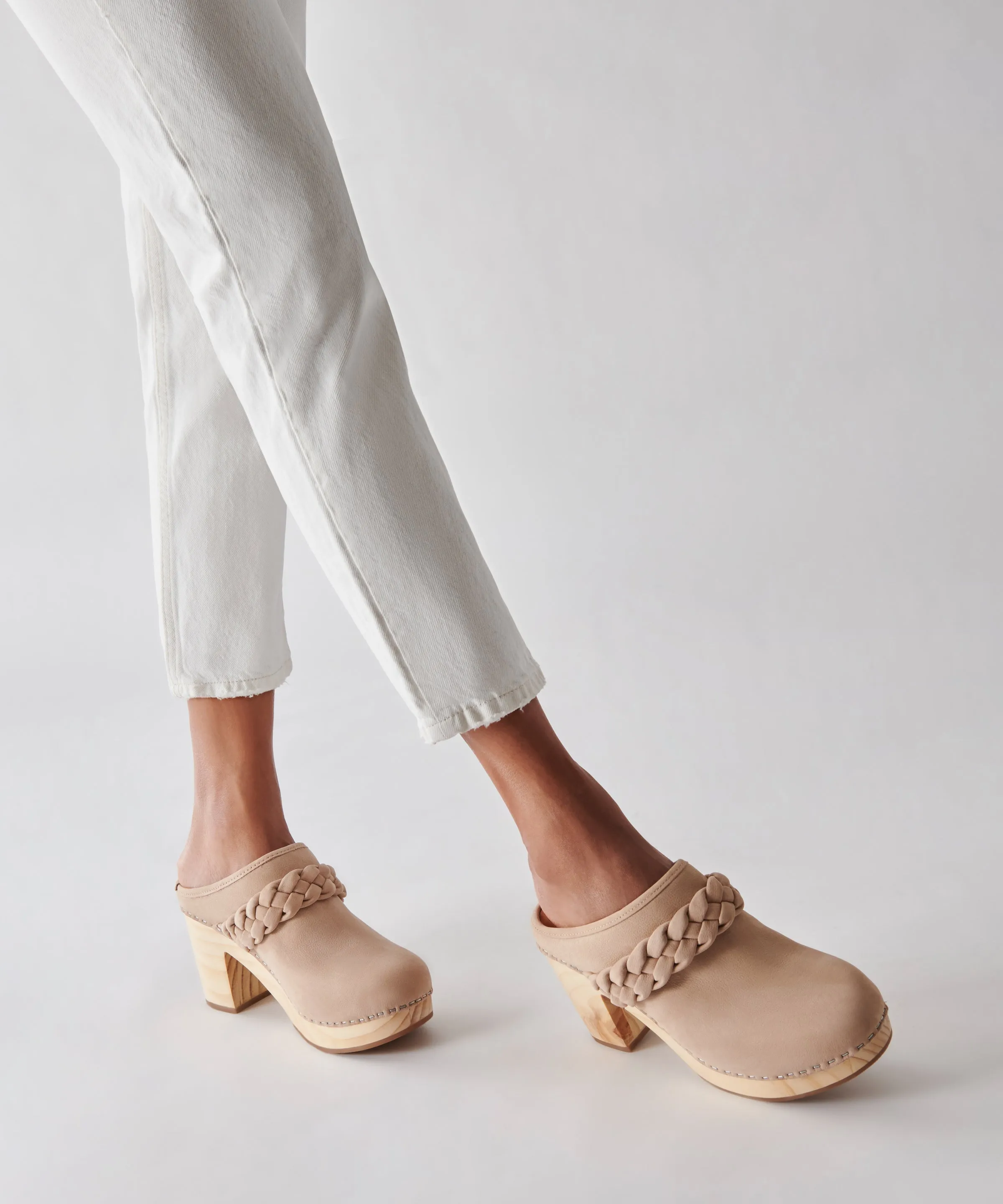 HILA HEELS DUNE NUBUCK - re:vita