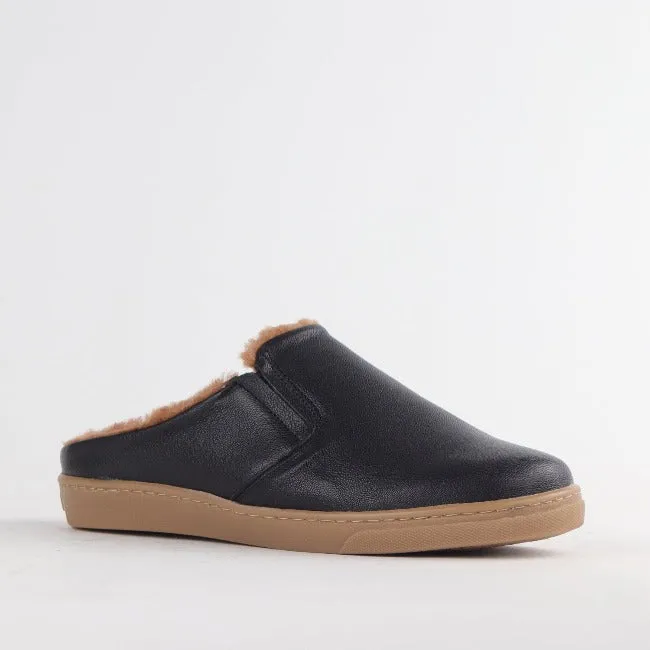 Slip-on sneakers with Sheepskin Fur Linning in Black - 12798