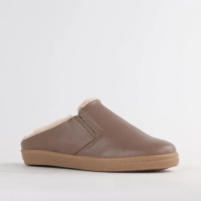 Slip-on sneakers with Sheepskin Fur Linning in Stone - 12798